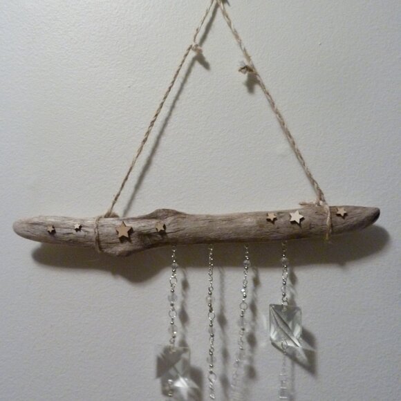 Suncatcher i Treated driftwood, cut glass pieces and Swarovski crystals - Picture 3 of 4